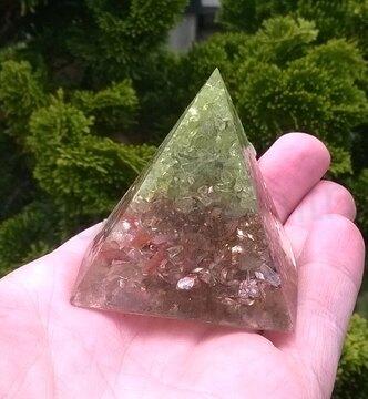 Orgonitová pyramida s olivínem 5,1 x 5,5 cm (X496)