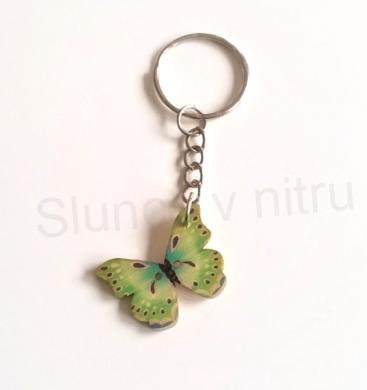 Přívěsek na klíče - dřevěný motýlek (D357)