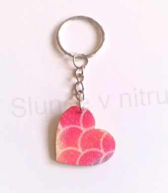 Přívěsek na klíče - dřevěné srdce (D367)