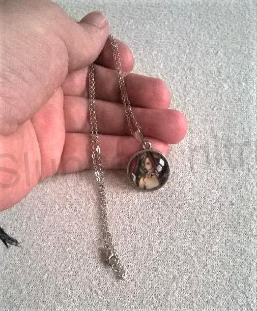 Náhrdelník s přívěškem dívky, postavy (BD323) 