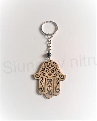 Přívěsek na klíče - dřevěná Ruka Fatimy, hamsa  s hematit (D378)