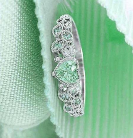 Prsten se srdcem a zirkony velikost 61 (BP309)