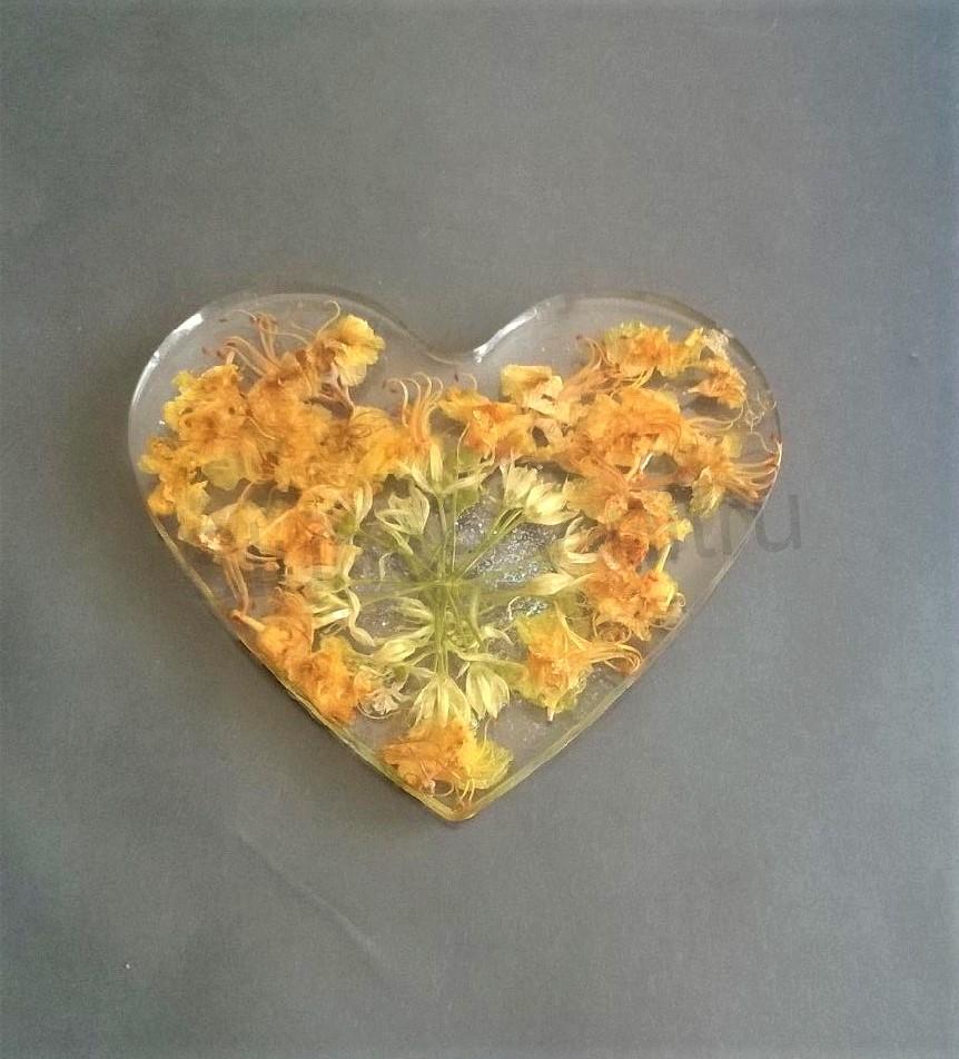 Orgonitový podtácek Srdce z přírodných květin (PP34)