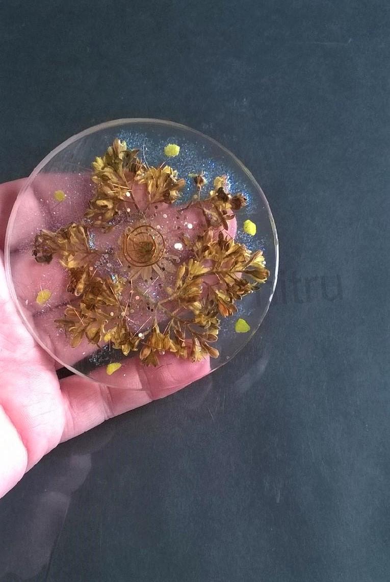 Orgonitový podtácek z přírodných květin (PP44)