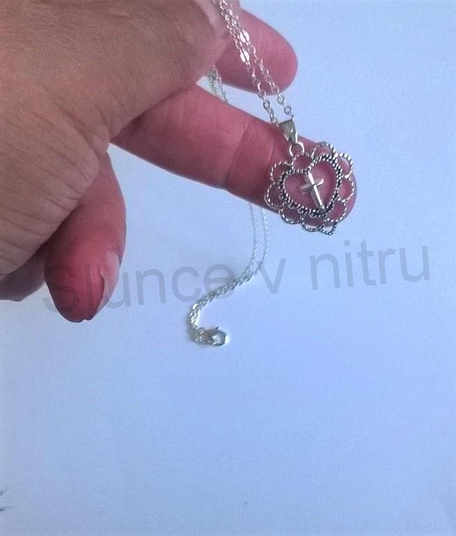Náhrdelník s přívěškem kříž v srdcích  z chirurgicki oceli  (BD340) 