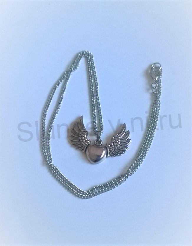 Náhrdelník s přívěškem srdce s andělskými křídly (BD345) 