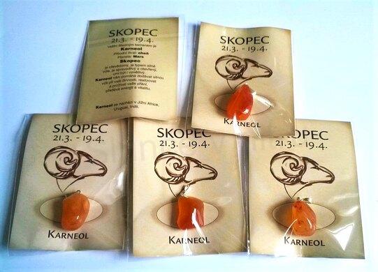 Minerální přívěsek Karneol znamení - SKOPEC (X535)