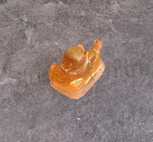 Orgonitový smějicí zlatý buddha pro štěstí 3D 4,6x2,9X3,7 cm (PP66)