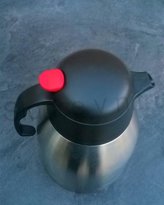 Nerezová termoska s tlačítkem 1,5 l (L26)