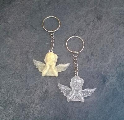 Orgonitová klíčenka andílek 4,8x3,4 cm krémový  (PP95)