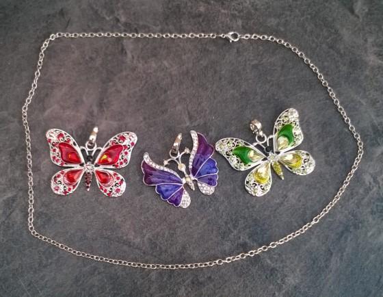 Náhrdelník s přívěškem Motýla s kamínky (BD428)