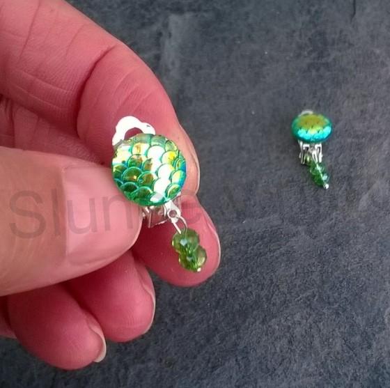 Náušnice klipsy s dračím vzorem měnicí a swarovski korálky 1,2 x 3 cm (BB523)