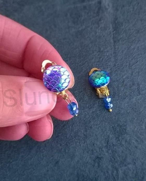 Náušnice klipsy s dračím vzorem měnicí a swarovski korálky 1,2 x 3 cm (BB535)