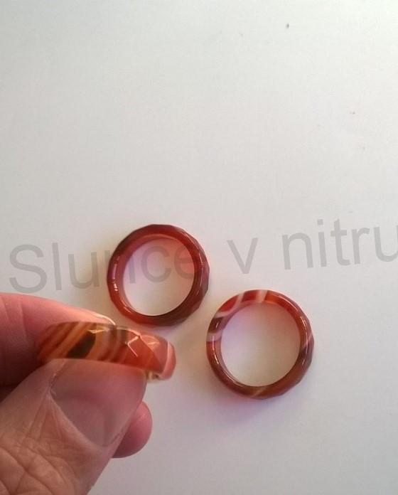 MinerálnÍí achátový prsten broušený velikost 56 (X616)