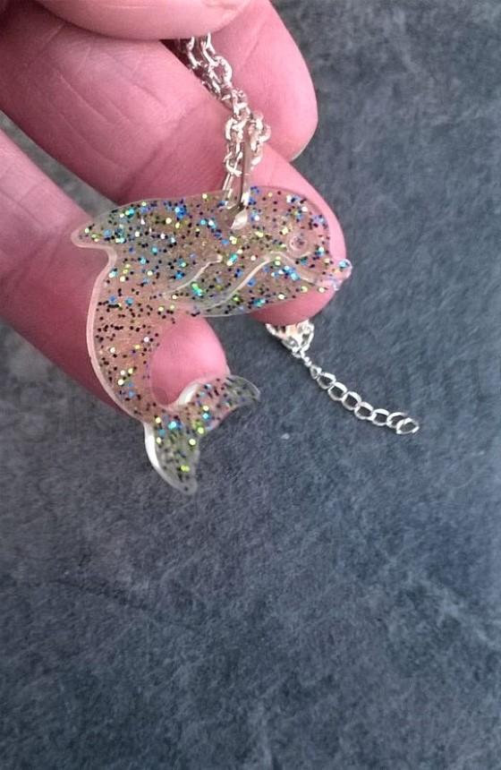 Orgonitový přívěšek Delfín s řetízkem postříbřeno (PP123)