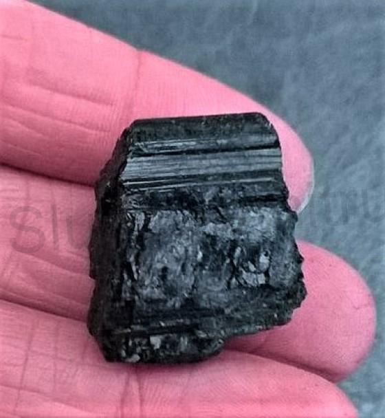 Turmalín surový 20,36 g (Brazílie) (X619)