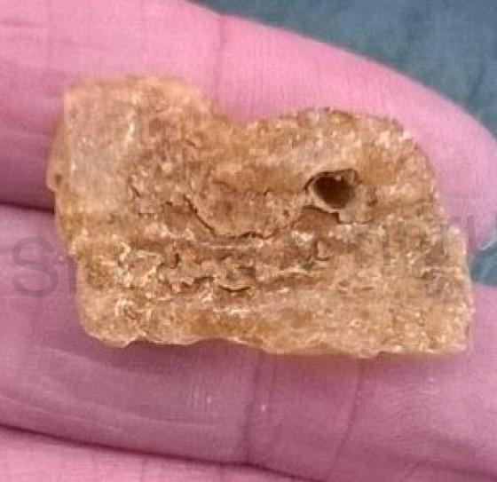 Jantar kopál surový přírodní 2,6 g (X635)