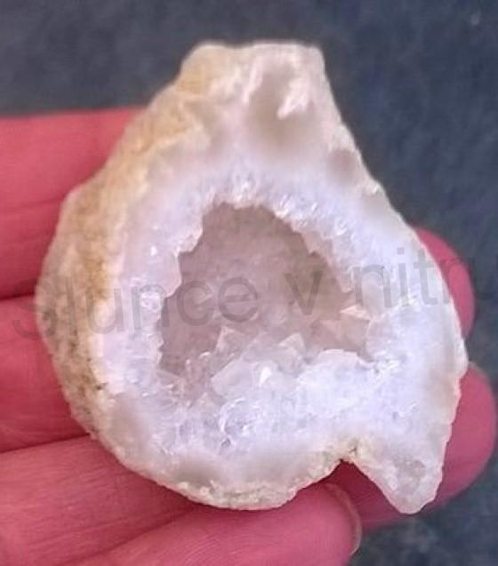 Sněžný Křišťál geoda 38,6g (Maroko) (X654)