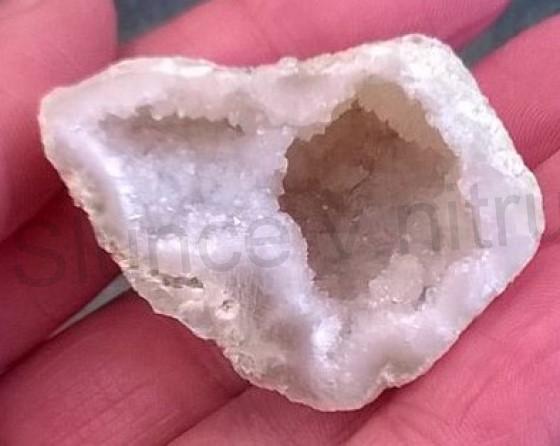 Sněžný Křišťál geoda 28,3g  (Maroko) (X657)