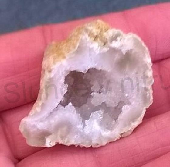 Sněžný Křišťál geoda 25,6g (Maroko) (X673)