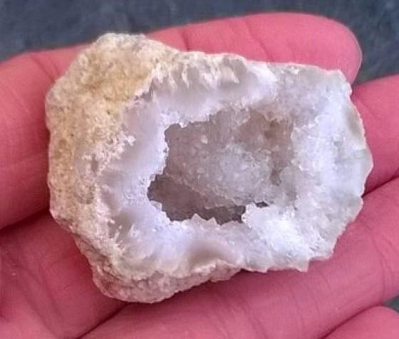 Sněžný Křišťál geoda 60,6g (Maroko) (X674)