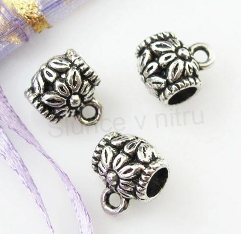 Slitinový korálek s očkem 10 x 8 x 7 mm (AA290)