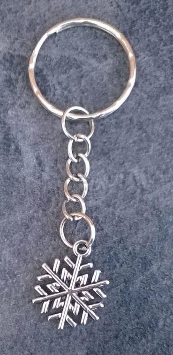 Přívěsek na klíče - vločka (H263)