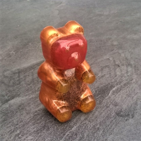 Orgonitový medvídek medově zlatý 3D 7,6x4,5x3 cm (PP135)