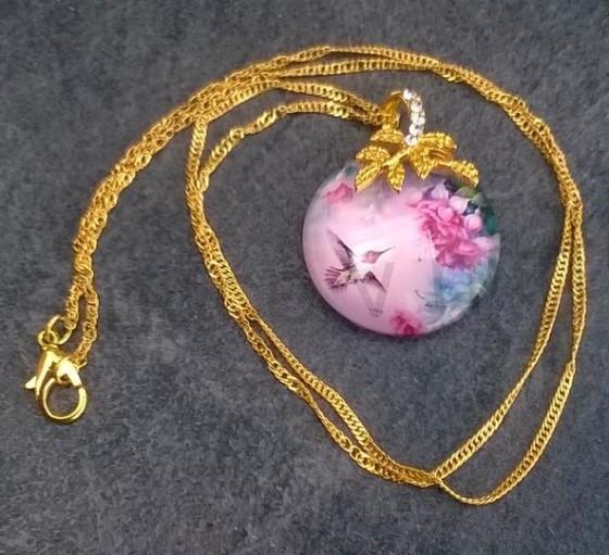 Náhrdelník pozlacený s přívěškem ptáčka zdobený (BD493)