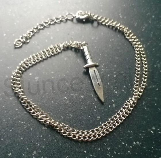 Náhrdelník s přívěškem dýka (BD497)