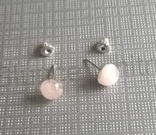 Puzetové náušnice růženínové 8 x 8 mm (X824)