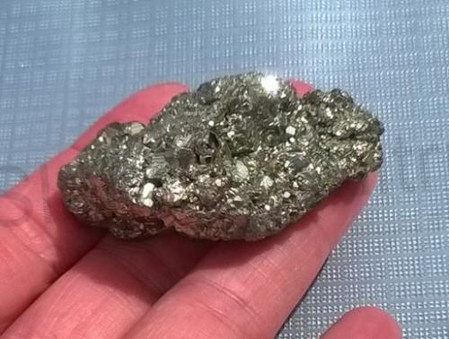 Pyrit drúza Peru 99,7 g (X858)