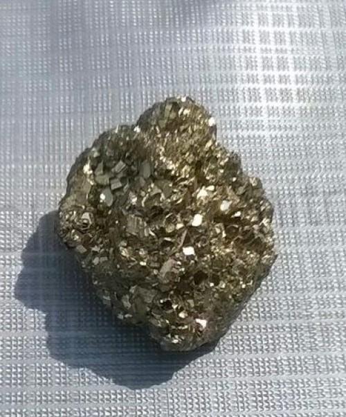 Pyrit drúza Peru 98,3 g (X862)