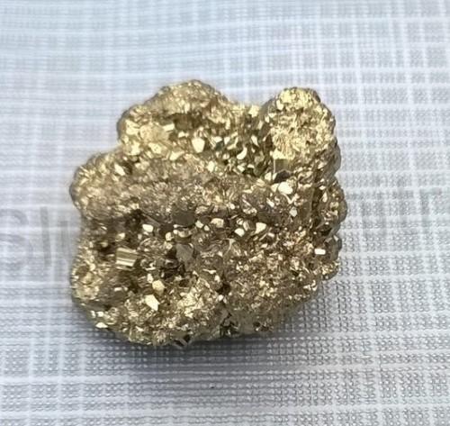 Pyrit drúza Peru 98,4 g (X867)