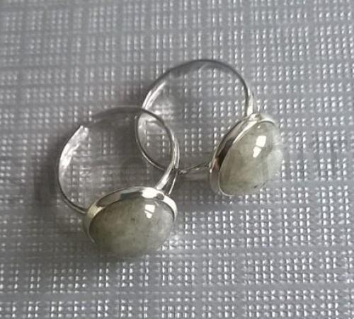 Nastavitelný minerální prsten labradorit velikost kamene 12 mm (X898)