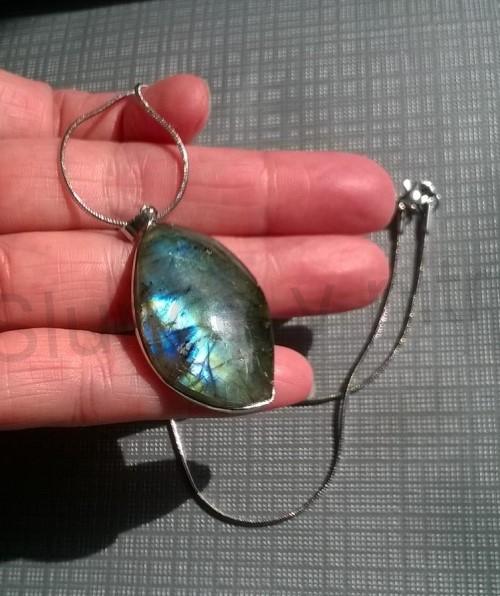 Minerální náhrdelník s labradoritem (X925)