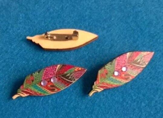 Brož Lístek barevný s kamínky (HB17)