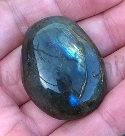 Labradorit hmatka 27,9 g (Madagaskar) (X963)