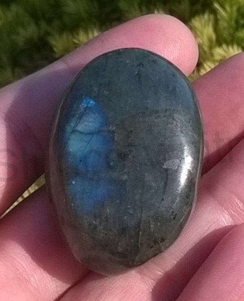 Labradorit hmatka 48,2 g (Madagaskar) (X965)