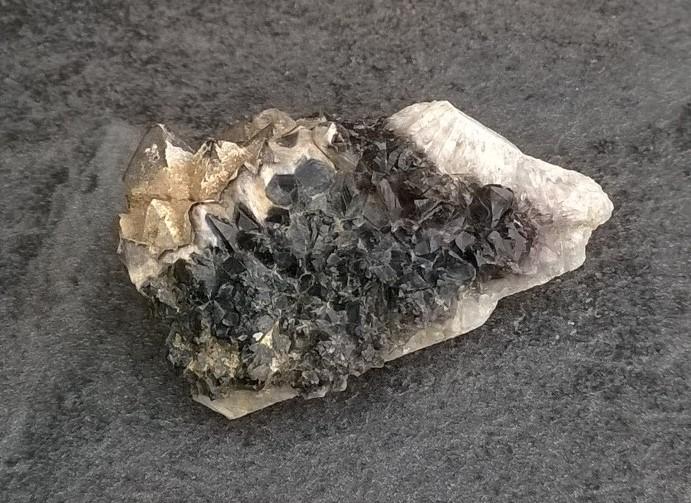 Morion drúza 14,7 g (Česká Republika) (X971)