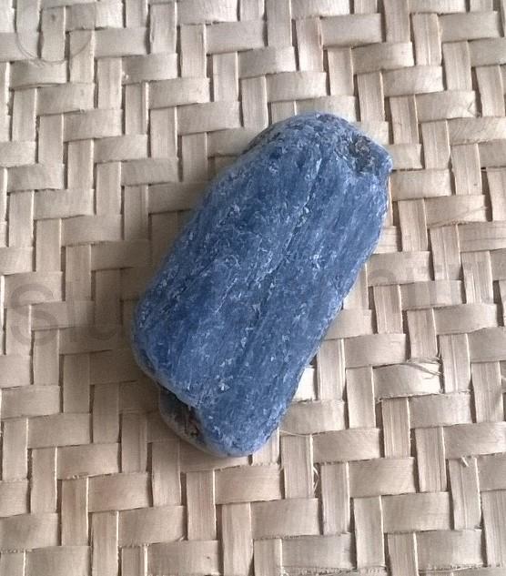 Kyanit surový 8,7 g (Brazílie) (X977)