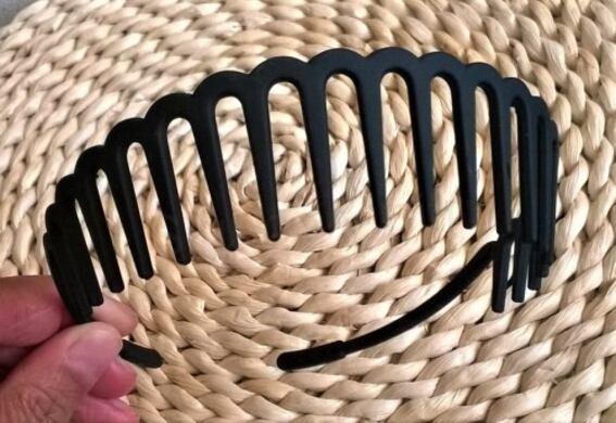 Čelenka z vlnek černá (H326)