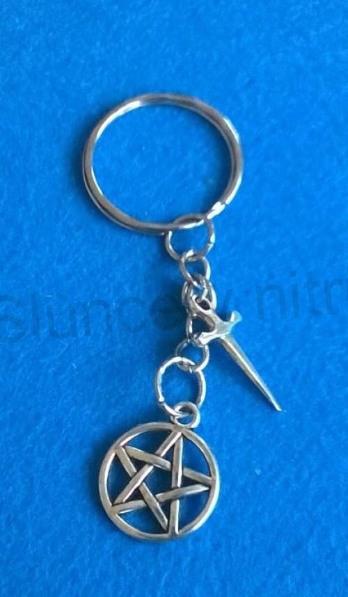 Klíčenka čarodějnický pentagram a meč (H328)