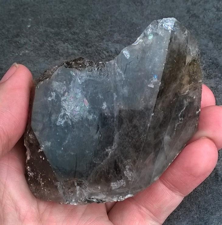 Duhová Záhněda špice úlomek 155,5g (Česká Republika) (X1069)