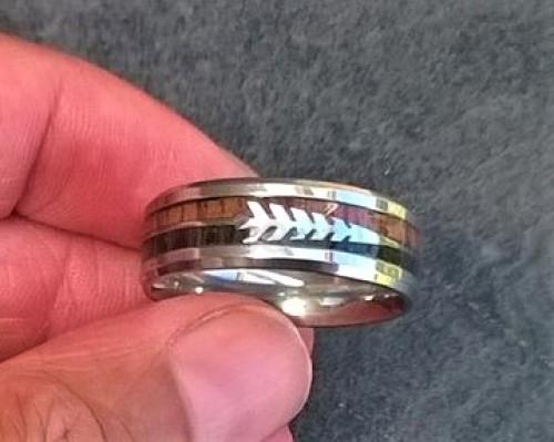 Pánský prsten se šipkou, nerez ocel a havajské koa dřevo velikost 59 (BP386)