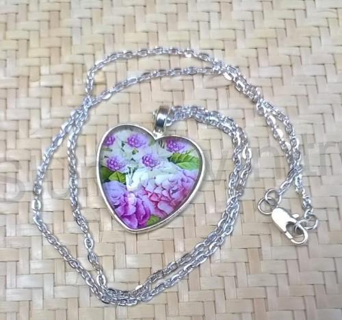 Náhrdelník s přívěškem květin srdce (BD530)