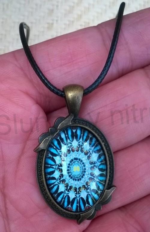 Náhrdelník s přívěškem mandala (BD537)