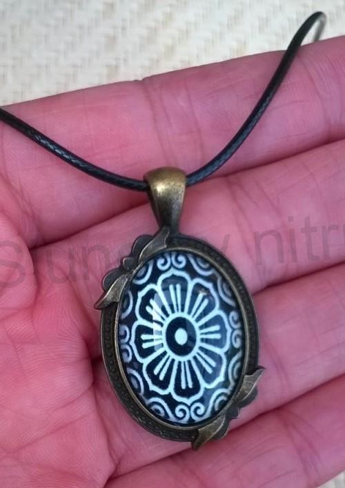 Náhrdelník s přívěškem mandala (BD538)