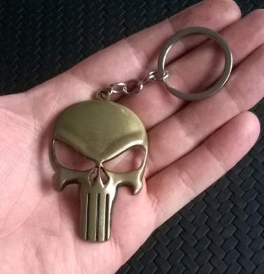 Klíčenka, přívěšek na klíče Punisher platinová (H352)
