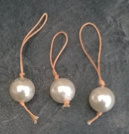 Vánoční ozdoba na zavěšení ABS perla (V70)